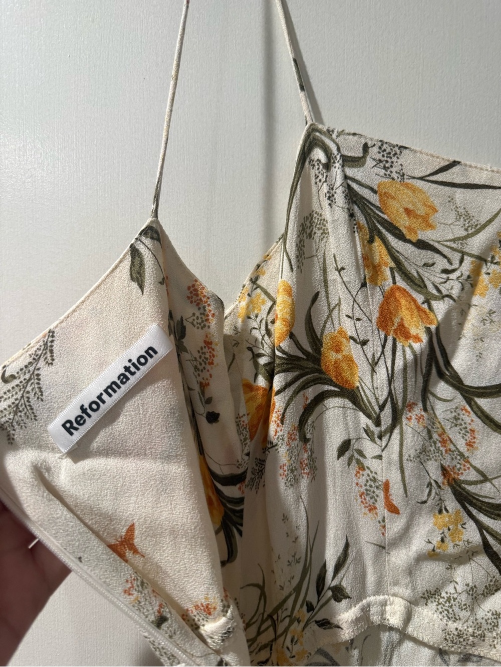 Reformation size 6 floral cream and yellow - Picture 6 of 8